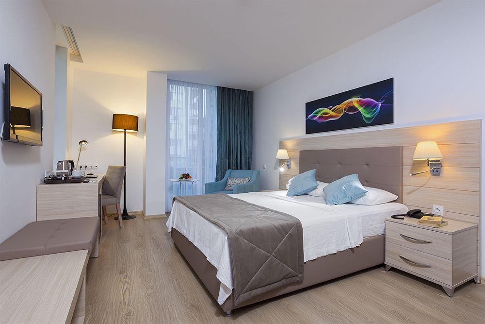 The Room Hotel & Apartments Анталия Екстериор снимка