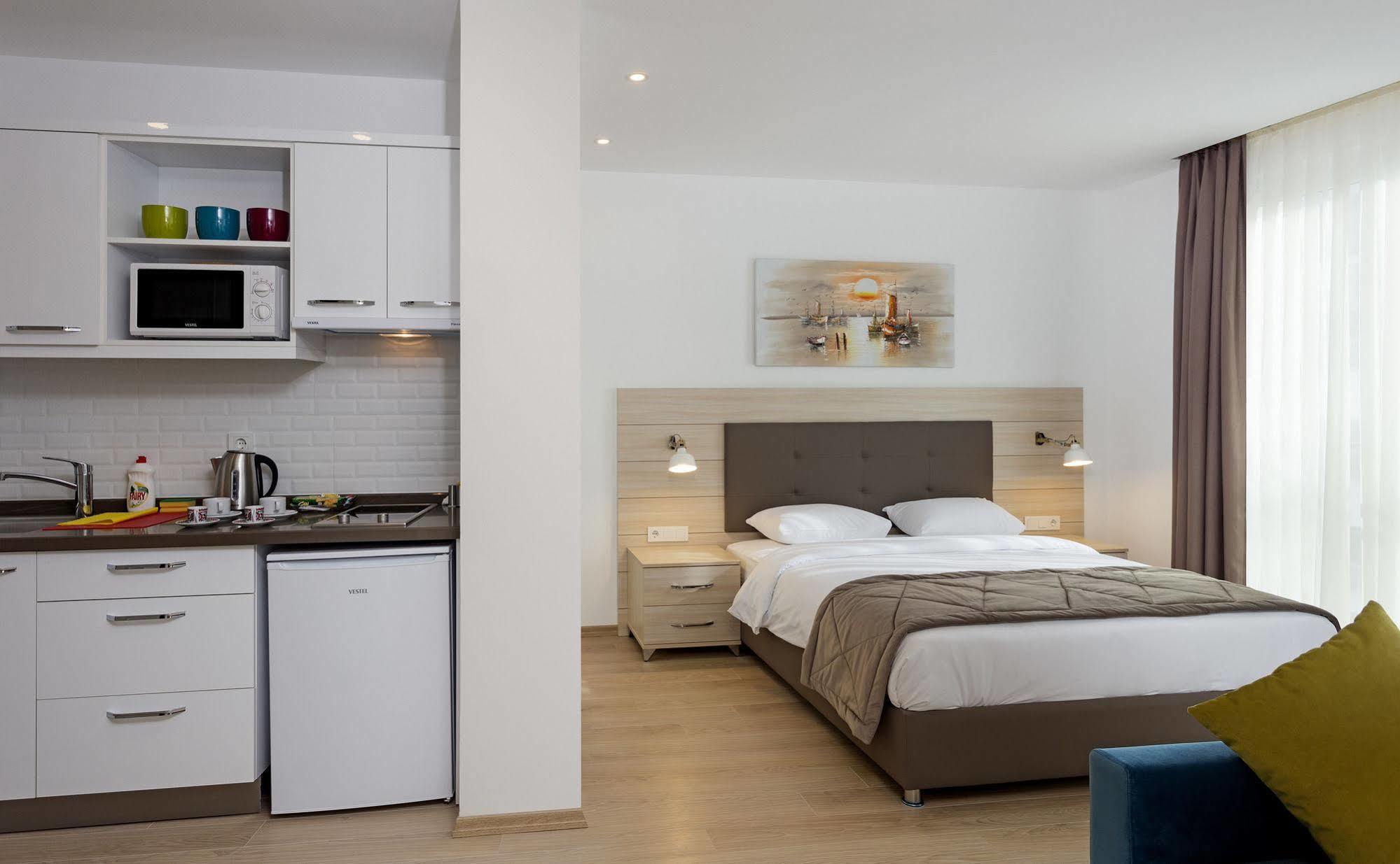 The Room Hotel & Apartments Анталия Екстериор снимка